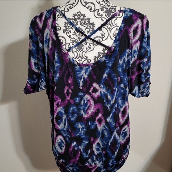 AB Studio abstract art design medium top - Picture 3 of 4